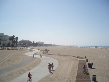 Pedestrian path and bike path to Santa Monica Pier