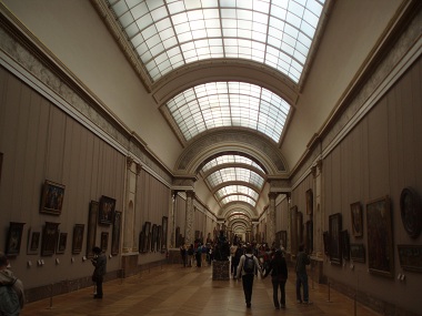 Italian paintings hall in Louvre