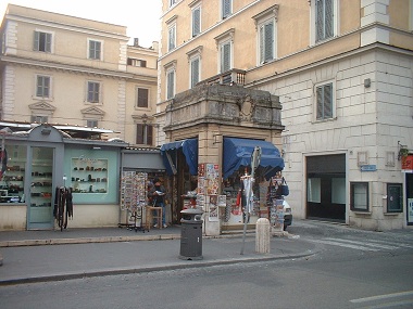 Newsstand in Via Tomacelli