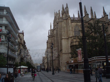 Tranvía en la Catedral de Sevilla