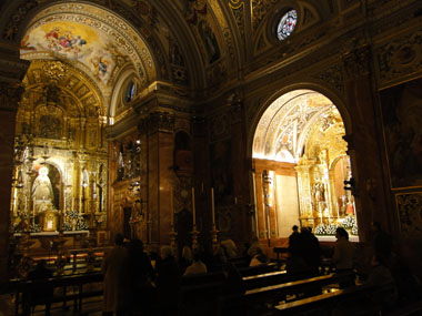 Interior de la Basílica de la Macarena