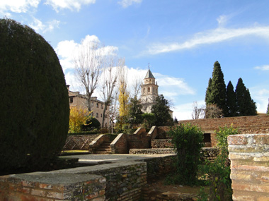 Santa María de la Alhambra desde el Partal