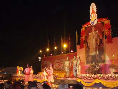 Festival cumpleaños del rey en Chiang Mai