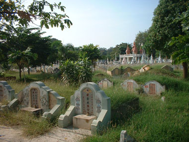 Cementerio chino en Kanchanaburi