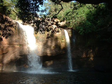 Heaw Suwat Falls