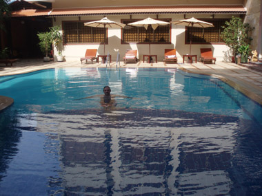 Prum Bayon Hotel's swimming pool