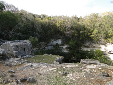 Cenote Sagrado en Chichen Itzá