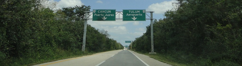 Autopista a Cancún y aeropuerto