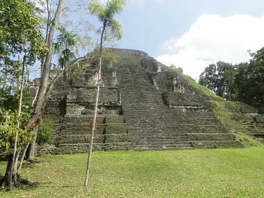 Mundo Perdido en Tikal