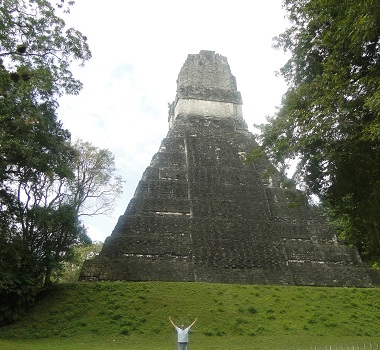 Parte posterior del Templo I de Tikal
