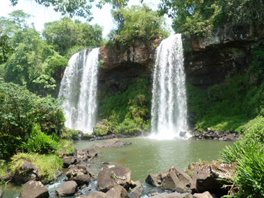 Dos Hermanas waterfall