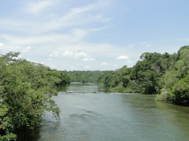 View of Iguazu river from the platforms