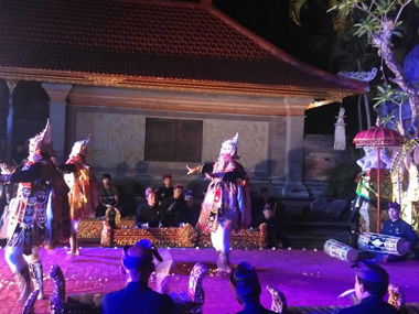 Balinese dances in Ubud Palace