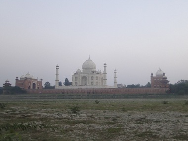 Vista del Taj Mahal desde la orilla Norte del ro Yamuna