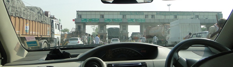 Tolls in the motorway to Agra