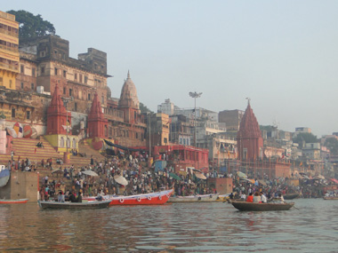 Vistas de Varanasi desde el Ganges