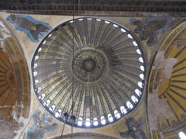 La cúpula central de Santa Sofía desde dentro