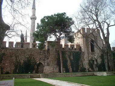 Topkapi Palace's first courtyard