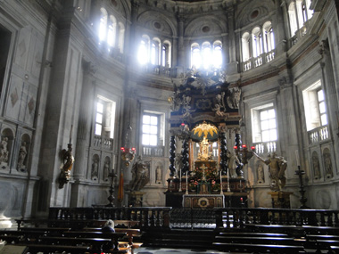 Inside Como's Cathedral