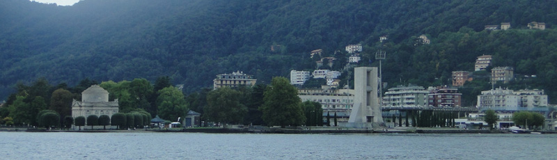 Vista del Templo Voltiano desde el lago