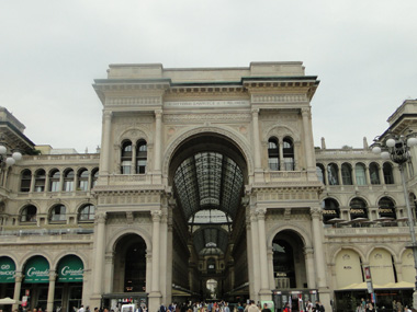Entrance to Galleria de Vittorio Emanuele II