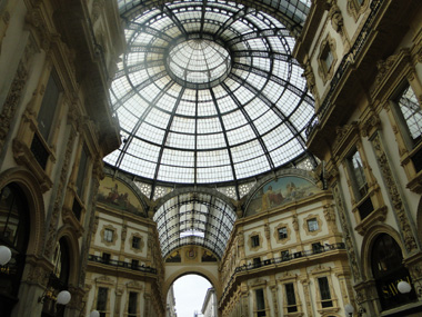 Inside Galleria de Vittorio Emanuele II