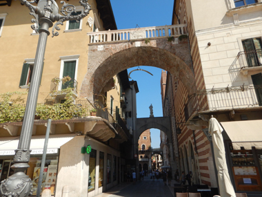 Gate to Piazza delle Erbe