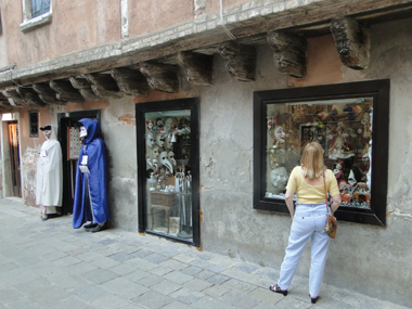 Shops of Venice masks