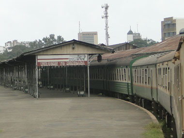 Llegada a la estación de Mombasa