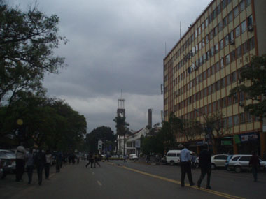 City Hall Avenue en el centro de Nairobi