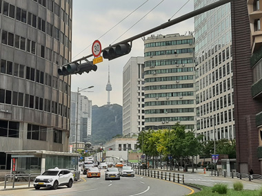 Vista desde la Plaza del Ayuntamiento de Seul