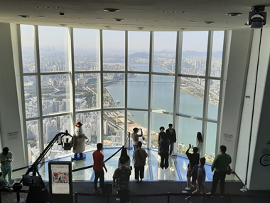One of LOTTE Tower lookouts