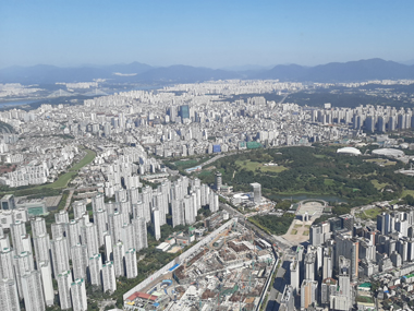 LOTTE Tower West view East view