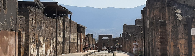Arch of Nero in Pompeya