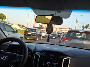 Taxi ride to Miraflores