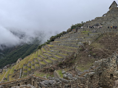 Explorando Machu Picchu