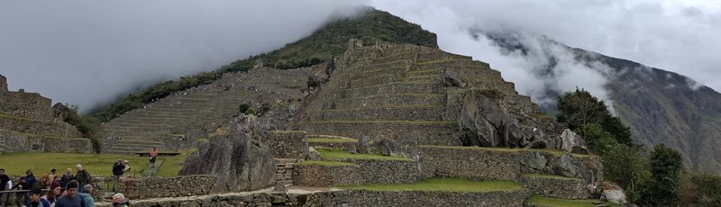 Explorando Machu Picchu