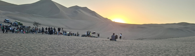 Puesta de sol en Huacachina