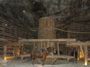 Diorama showing how where the works in the mines in XIX century