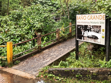Baño Grande entrance