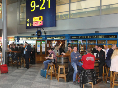 Pub en el aeropuerto de Helsinki
