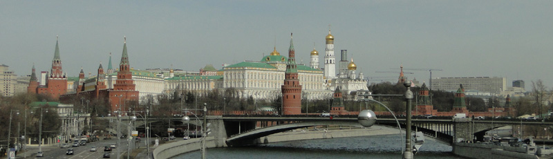 Vista del Kremlin desde el Puente del Patriarca