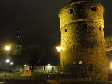 Kiek in de Kok Tower by night