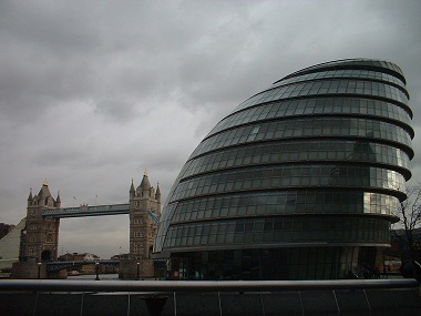 London City Hall with the Tower Bridge