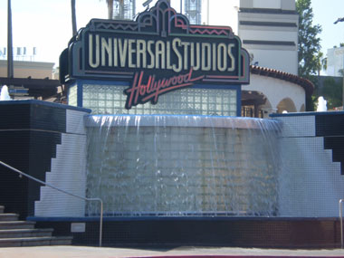 Fountain at Universal Studios' entrance