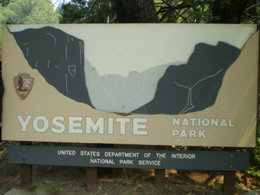 Señal en la entrada de Yosemite NP