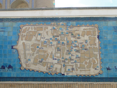 Mosaico con el mapa de Khiva