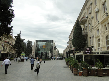 Calle Turolev en Bak