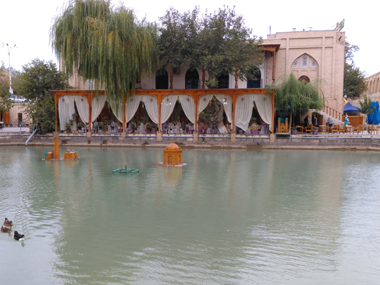 Plaza Lyabi Hauz en Bukhara